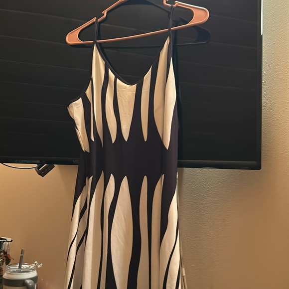 Dresses & Skirts - NWOT dress
